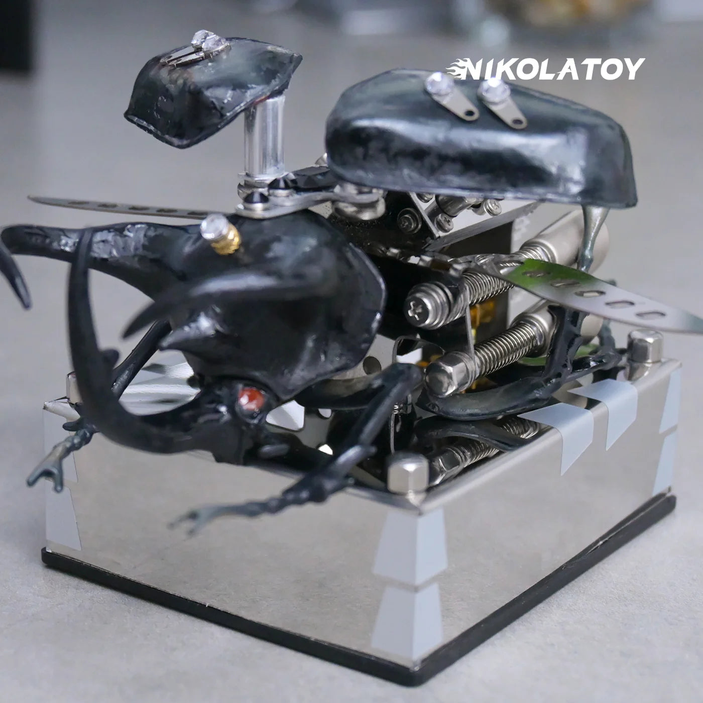NIKOLATOY®Alloy Mechanical V8 Beetle