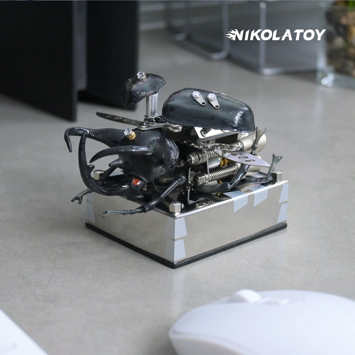 NIKOLATOY®Alloy Mechanical V8 Beetle