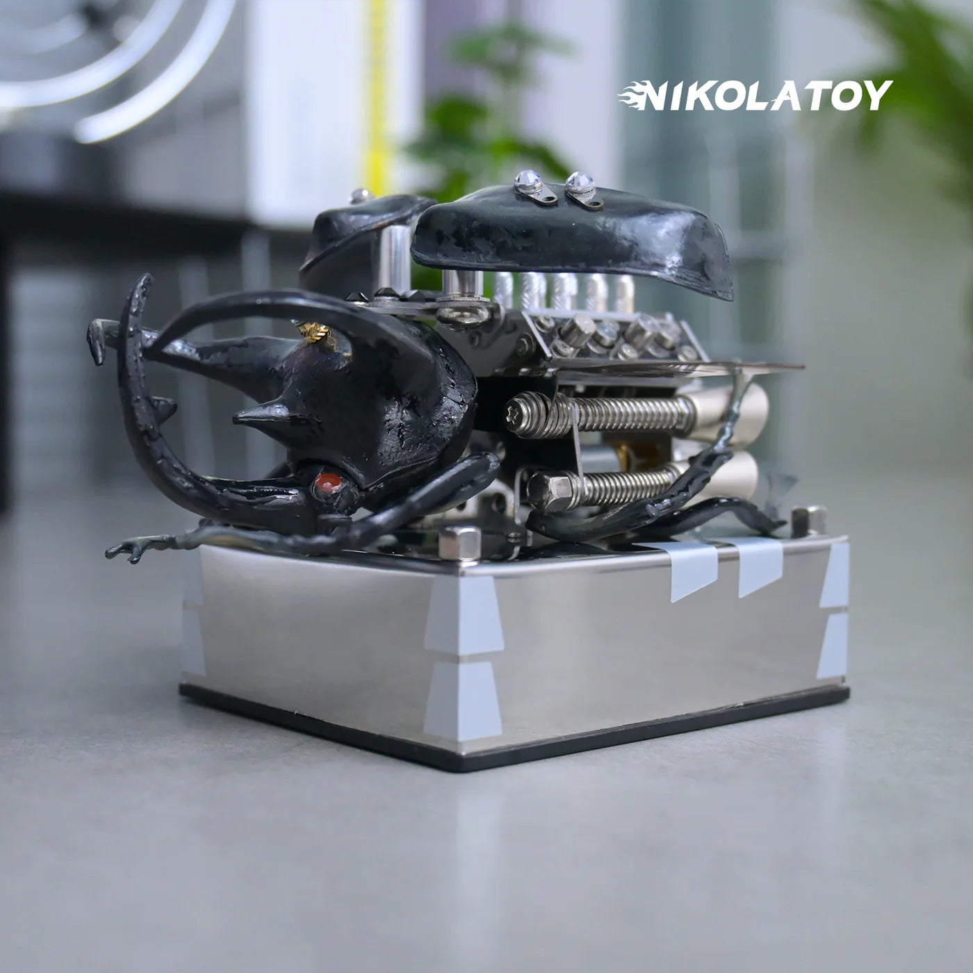 NIKOLATOY®Alloy Mechanical V8 Beetle