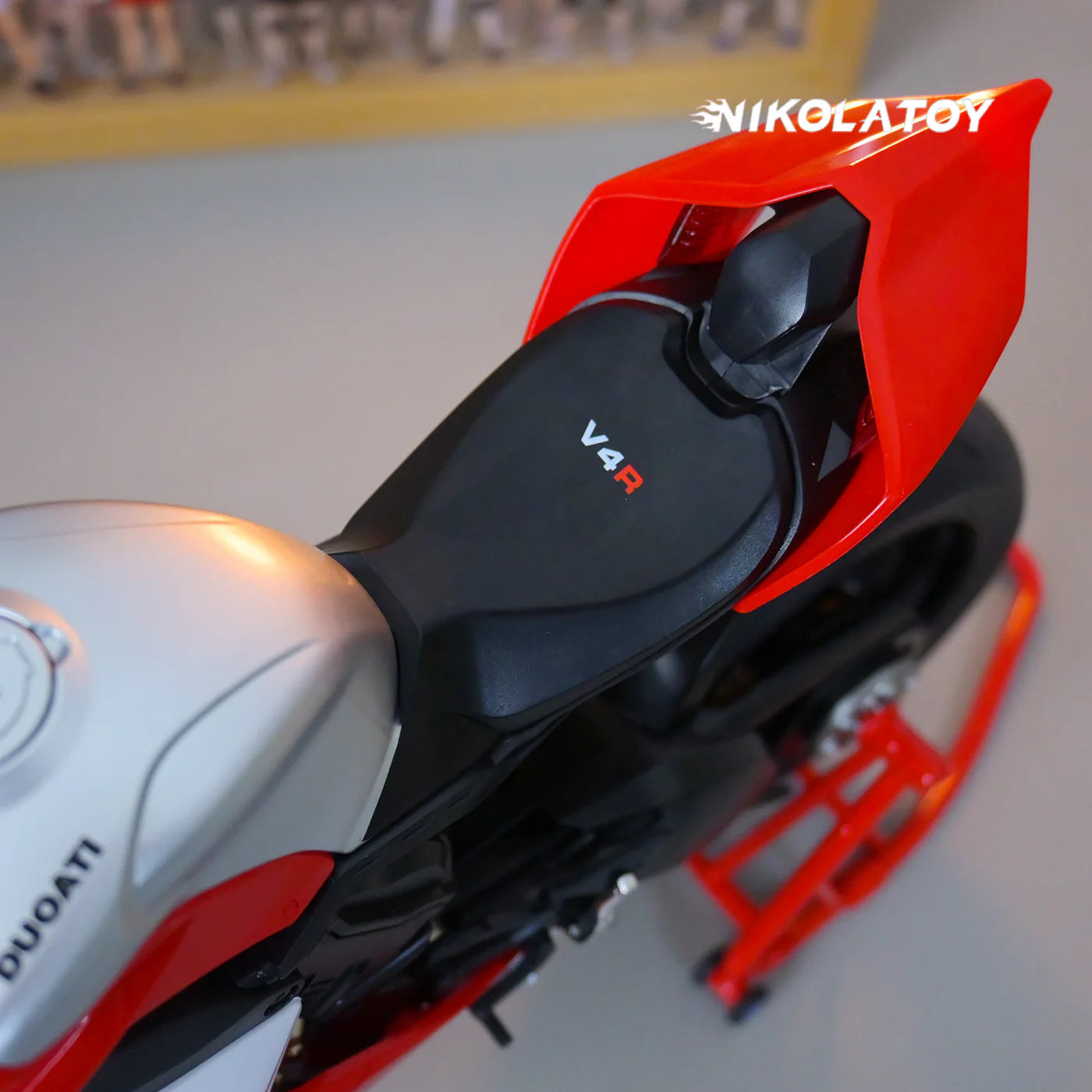 NIKOLATOY®Alloy 1/6 Ducati Panigale V4R Model