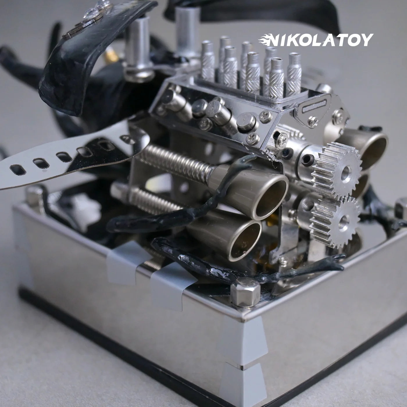 NIKOLATOY®Alloy Mechanical V8 Beetle